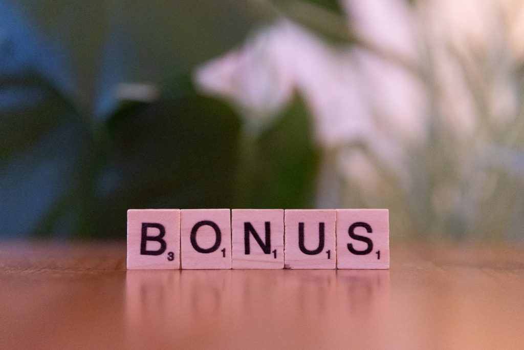 Maximize Your Earnings: Requesting a Signing Bonus Explained