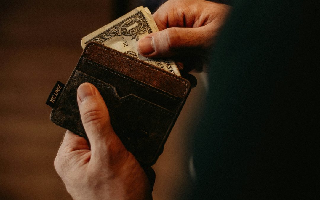 Mastering Money: The Cash vs. Card Dilemma for Success