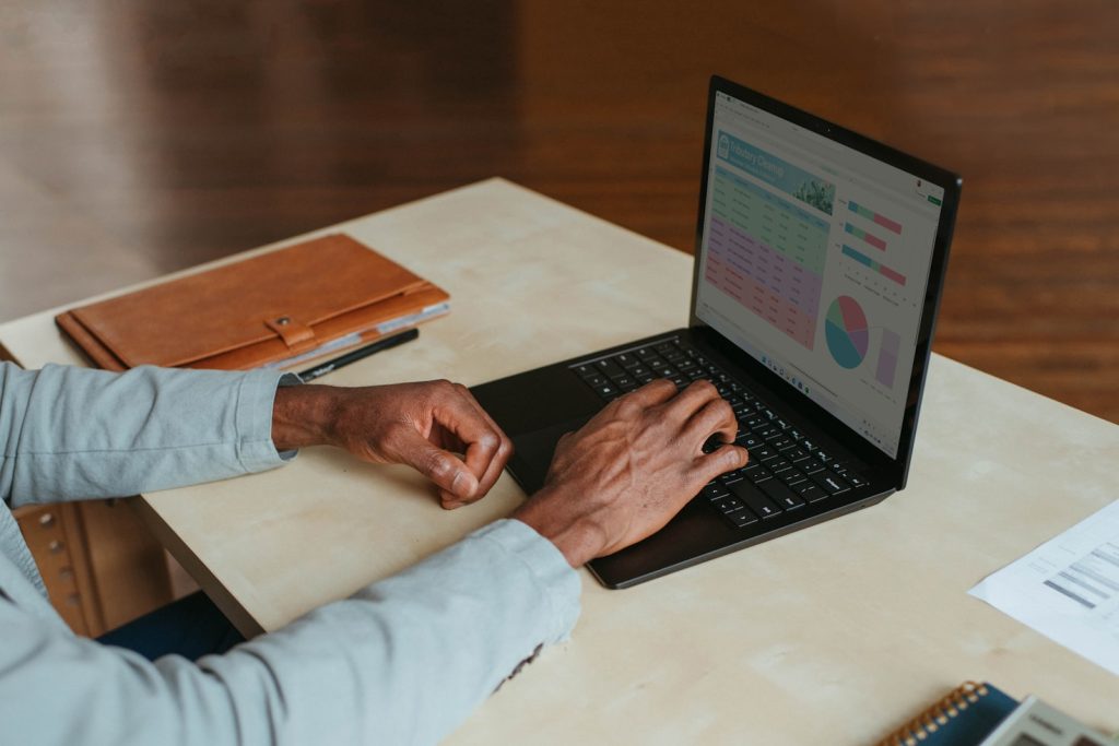 Mastering Freelance Contracts for Success in Business Relationships